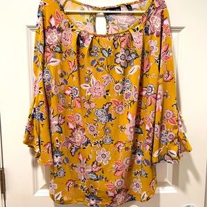 NewYork & Company Ruffle long sleeve floral top